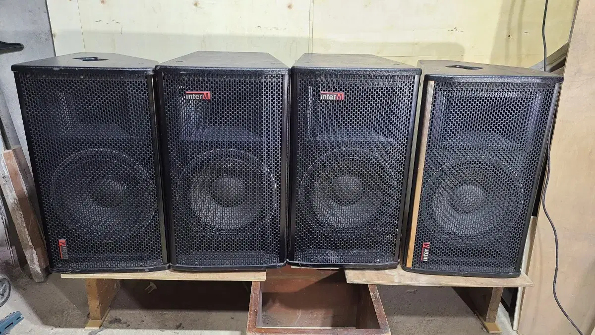 interM SQ 212,212M SPEAKER